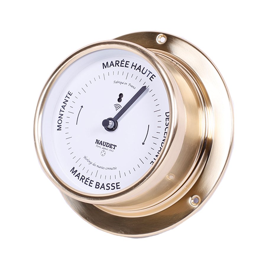 Horloge des Marées Connectée NAUDET : boîtier laiton, cadran blanc gradué MARÉE HAUTE / MARÉE BASSE, aiguille unique et pictogramme de connexion sans fil.